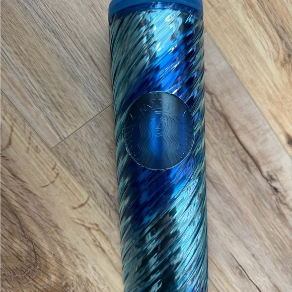Starbucks Iridescent Blue Swirl Holiday 2022 - Picture 2 of 4